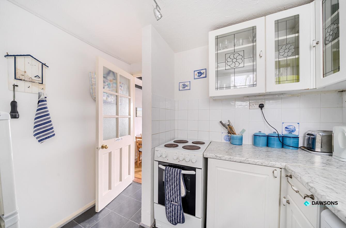 Village Lane, Mumbles, Swansea, SA3 4EB